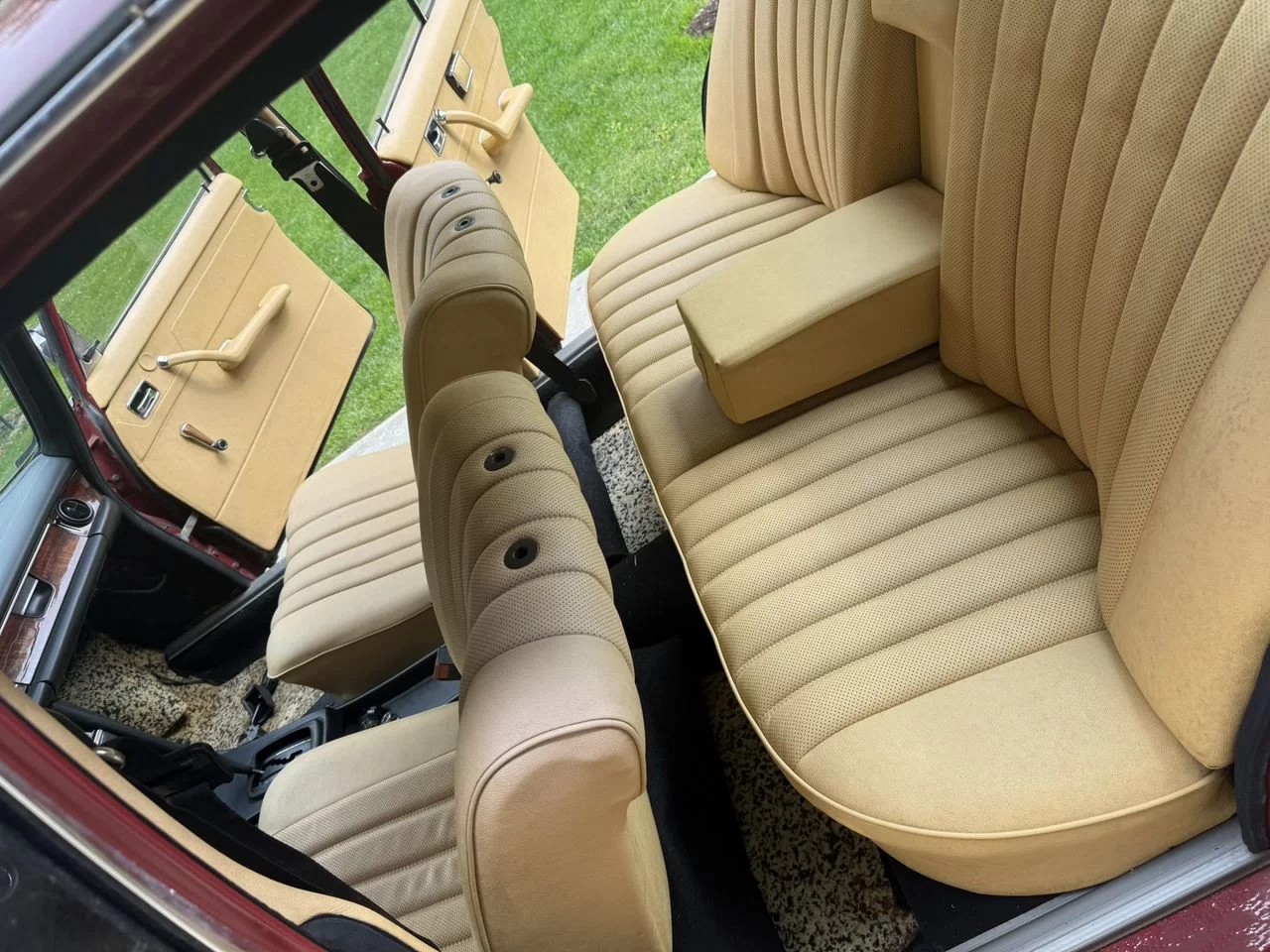 Mercedes-Benz W114 — фото 10